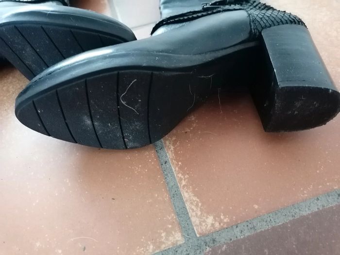 Bottes noires simili cuir grand talon - photo numéro 4