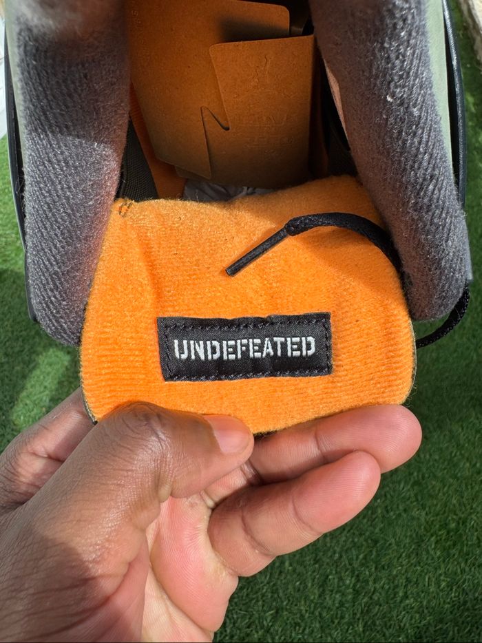 Air Jordan 4  Undefeated - photo numéro 7