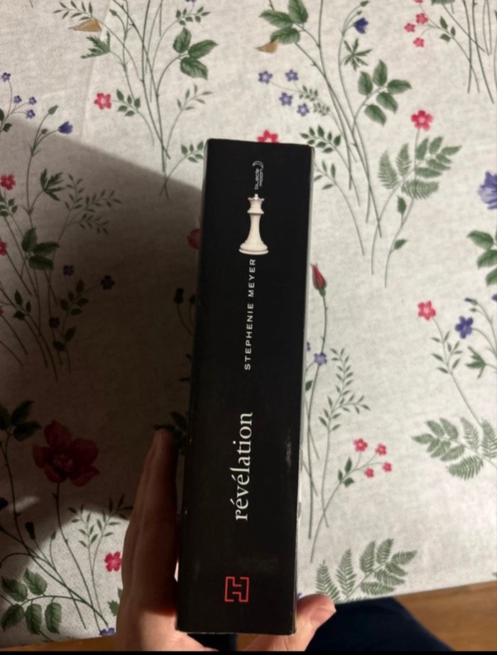 Twilight tome 4 révélation - photo numéro 4