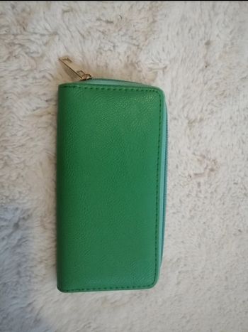 Portefeuille vert neuf