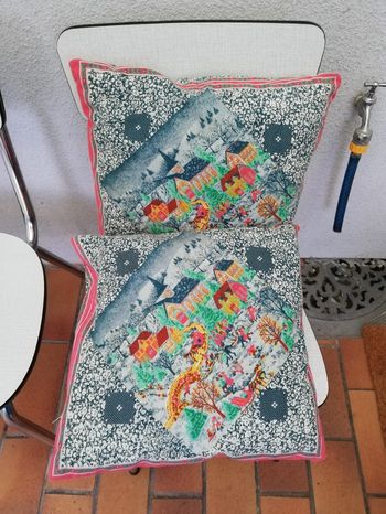 2 Coussins décoration village 