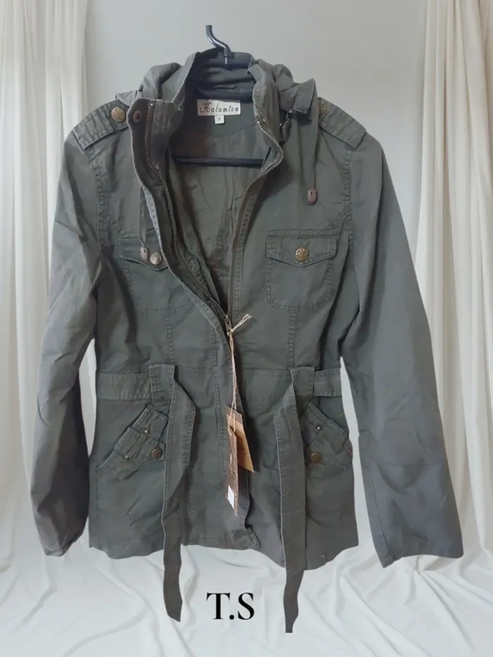 Trench court T.S neuve avec étiquette - photo numéro 2