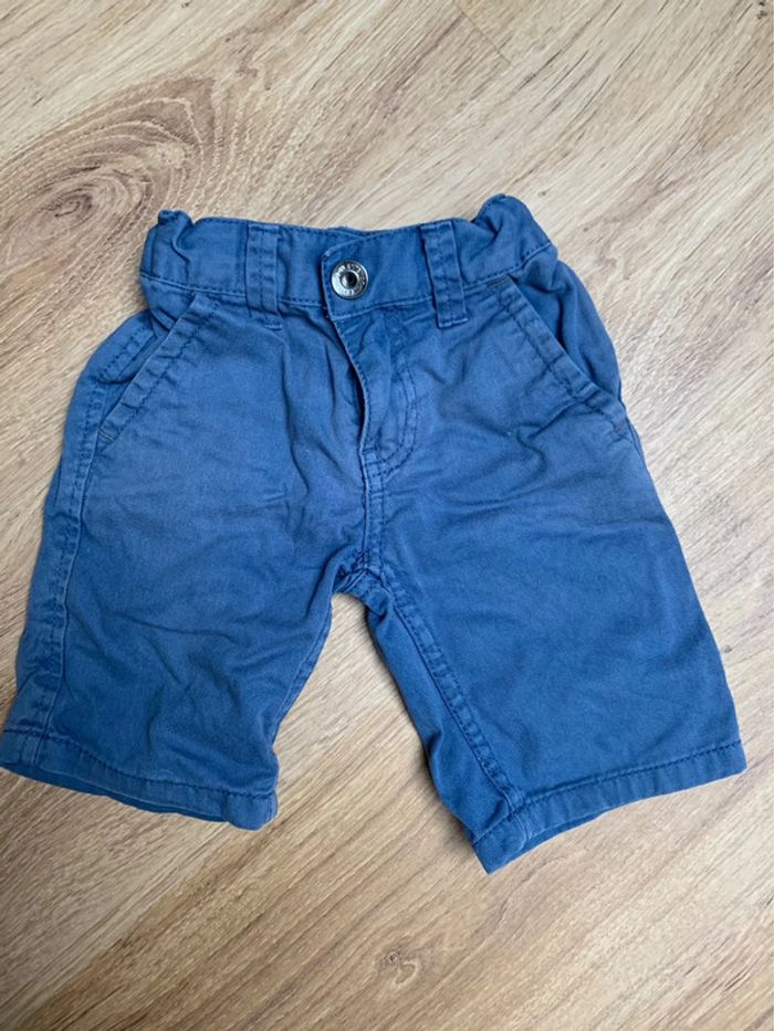 Short bleu 2 ans