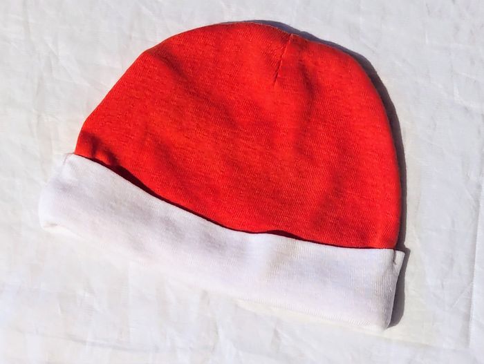 Petit Bonnet Nike Rouge Petit Bandeau Inférieur Blanc Vêtement Accessoire Petits Enfants Bébés - photo numéro 4