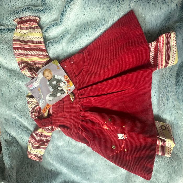Robe petit bébé de 1-3mois  très jolie