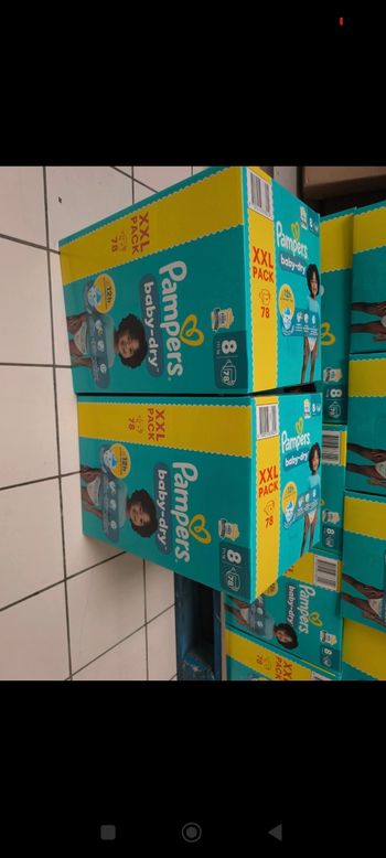 Couche Pampers taille 8