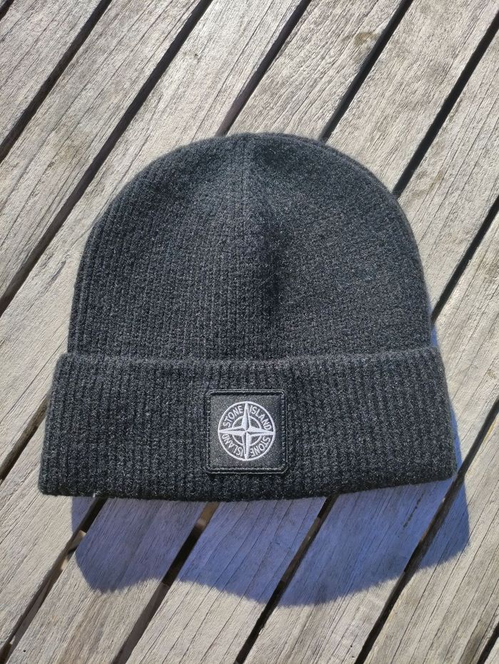 Bonnet stone island noir - photo numéro 3