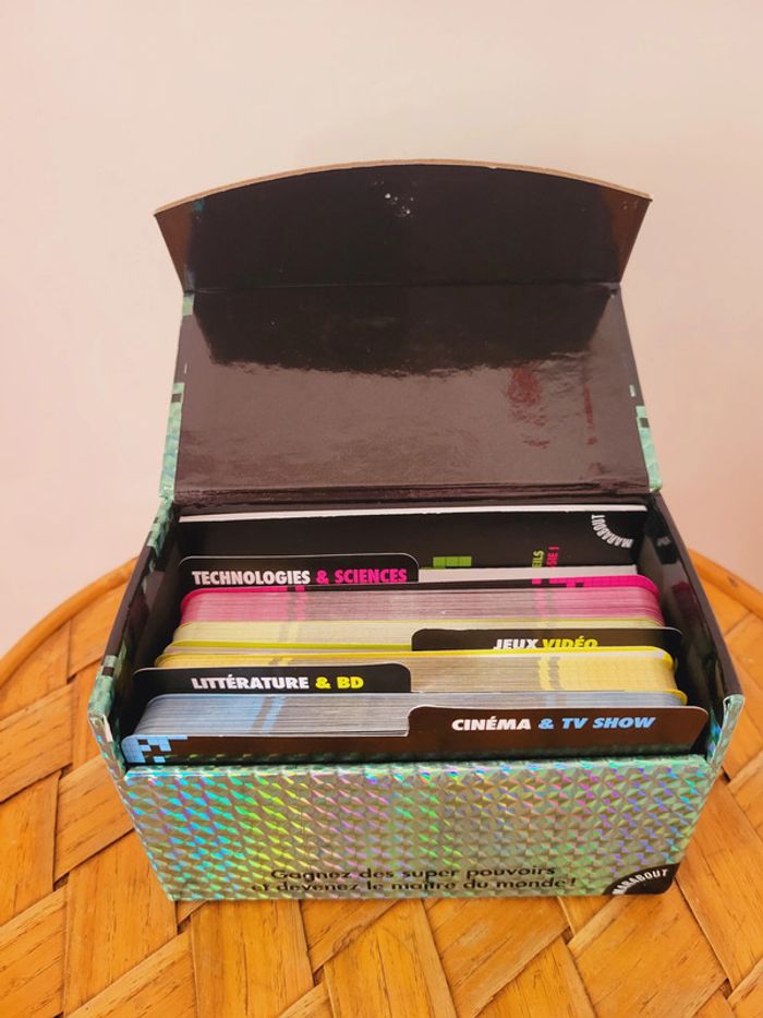 Neuf jeu de société complet Boîte à culture geek cartes apéro connaissances gaming jeux vidéos - photo numéro 3