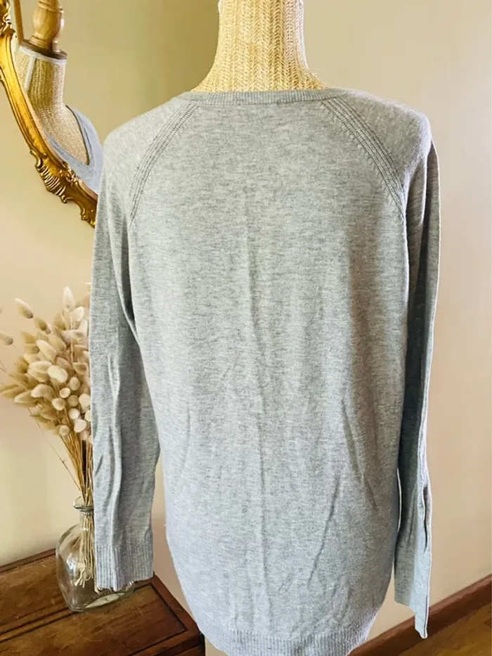sublime Pull fin gris col v Gap taille S manches longues details cotes - photo numéro 10