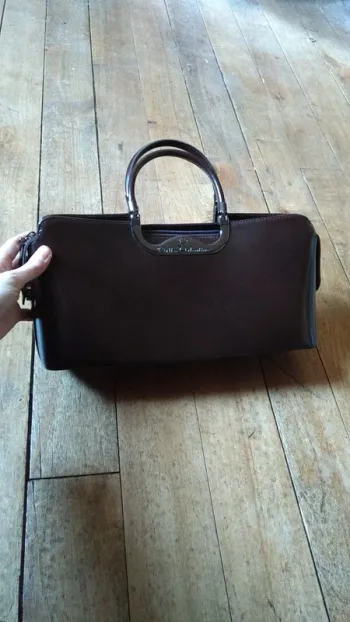 Sublime sac rigide Walter Valentino marron glacé. Original