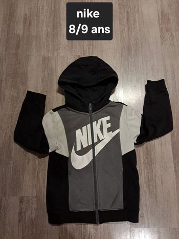 Sweat/veste nike 8/9 ans