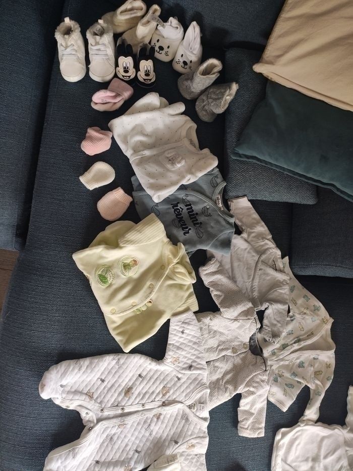 Gros lot de vêtements bébé fille - photo numéro 8