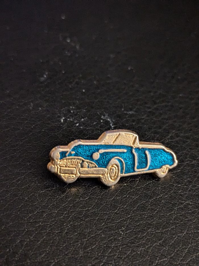 Jolie Pin's Cadillac ou Chevrolet USA signé GD