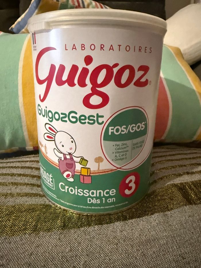 Lait Guigoz Gest 3 Croissance (dès 1 an) Je vends une boîte de Guigoz Gest 3 Croissance, adaptée aux enfants à partir de 1 an.