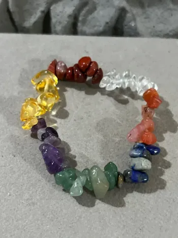 Bracelet baroque en pierres naturelles sur fil élastique