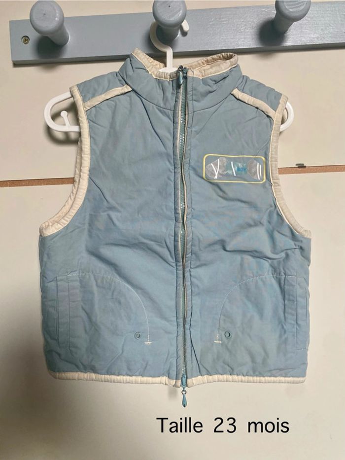 Jolie veste sans manche bleue taille 23 mois
