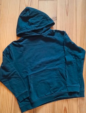 Pull à capuche bleu marine