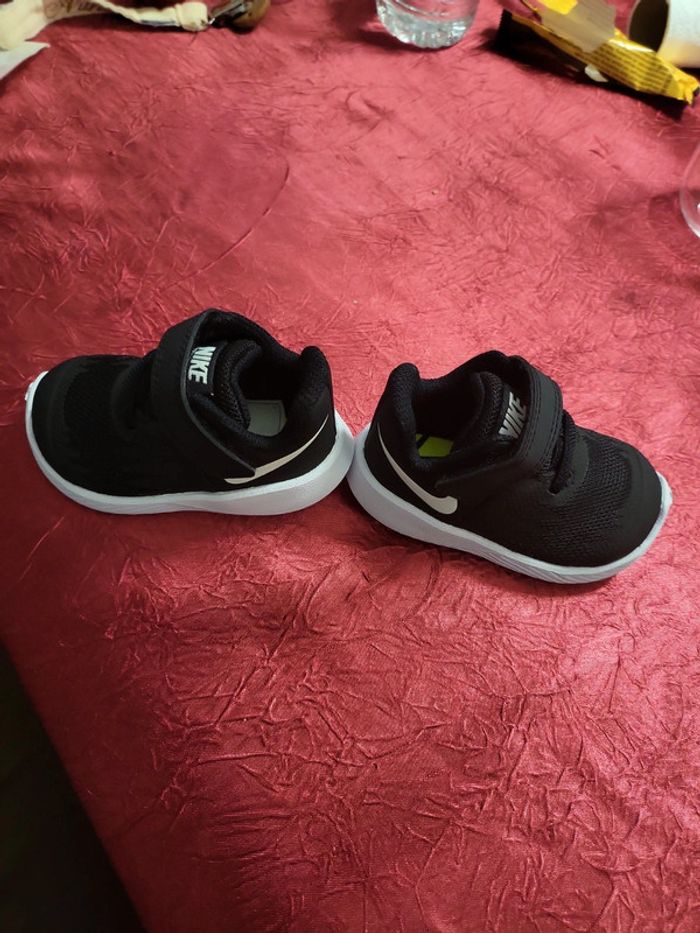 Baskets NIKE Bébé taille 17 - photo numéro 5