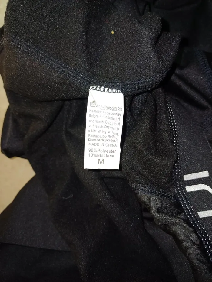 Utres vêtements  Made in China - photo numéro 3