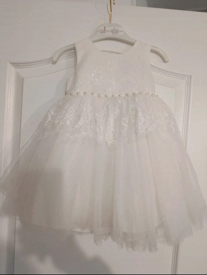 Belle robe de cérémonie 6 mois
