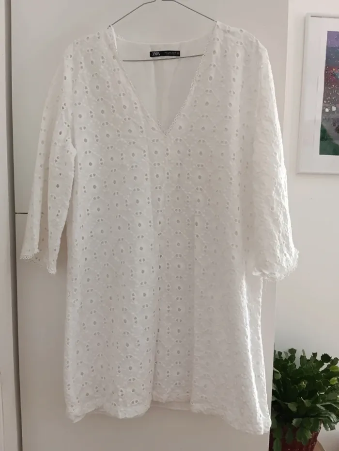 Robe blanche Zara broderie anglaise taille L