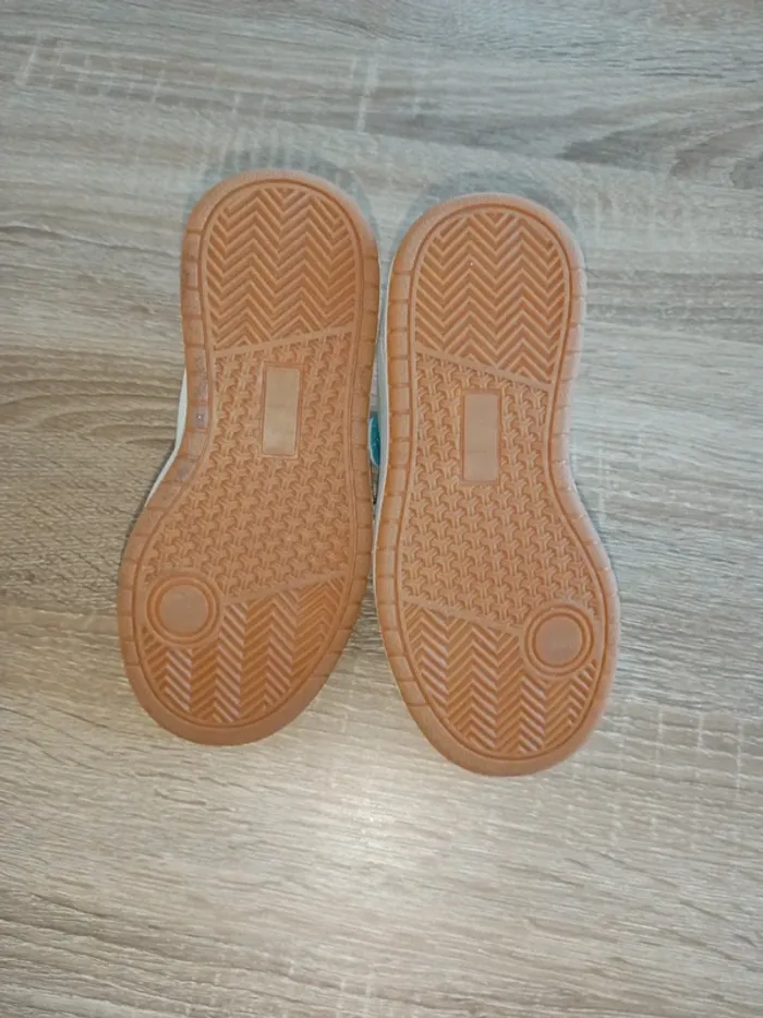 Baskets, taille 28 - photo numéro 3