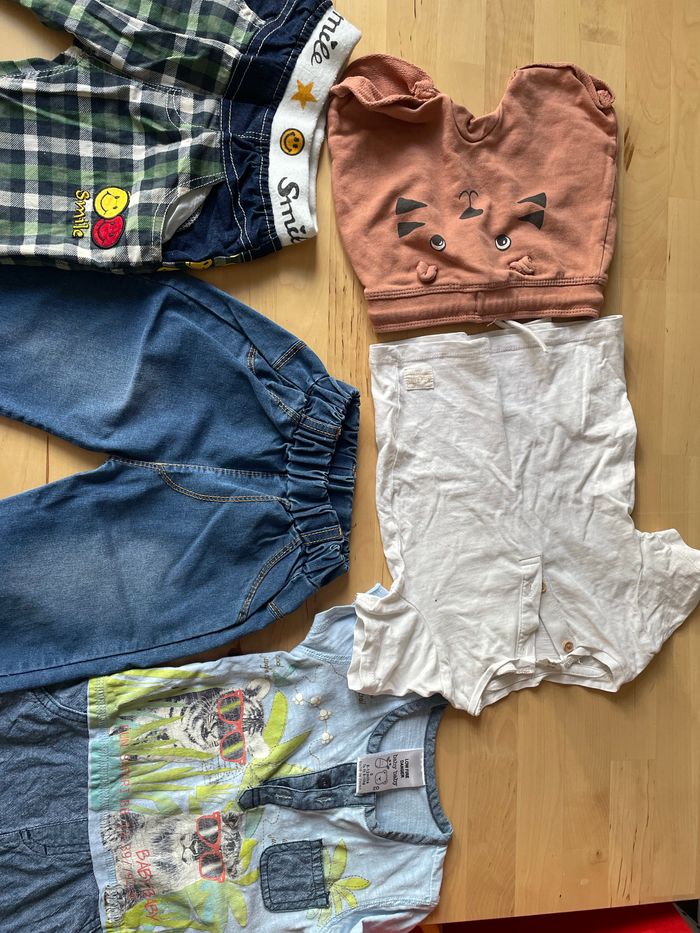 Lot des vêtements 6-12 mois