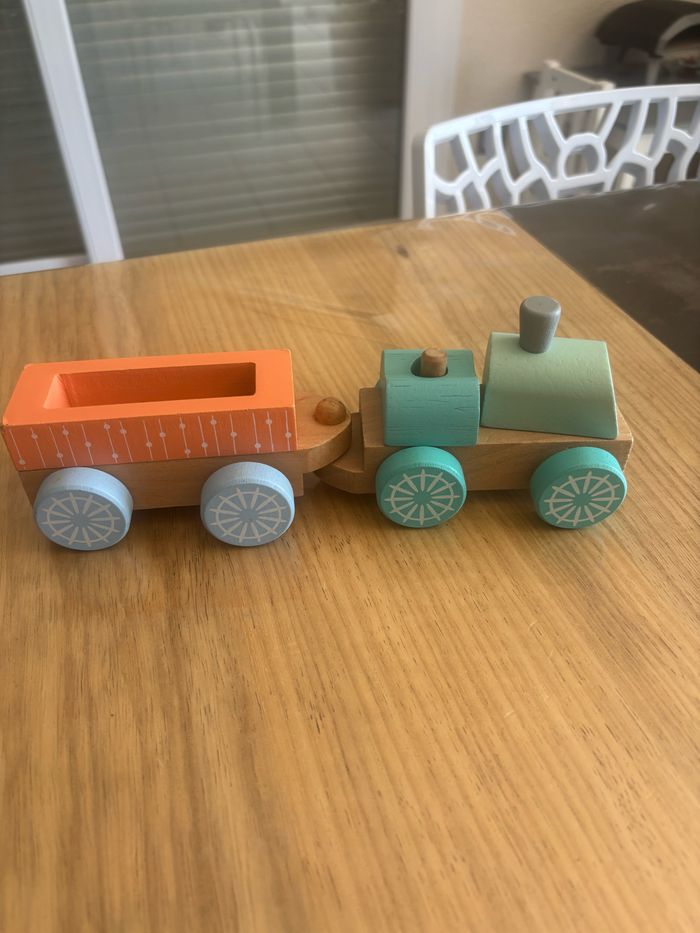 Train en bois
