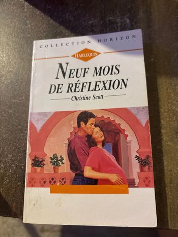 Livre de poche Neuf Mois de réflexion