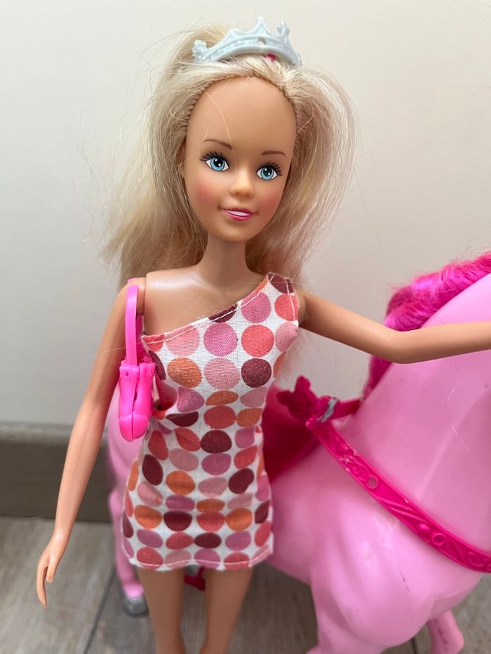 Poupée type barbie et son cheval - photo numéro 4
