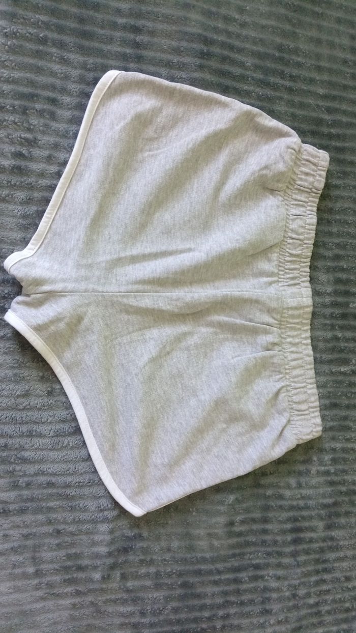 Short gris de sport ou pour l'été - photo numéro 5