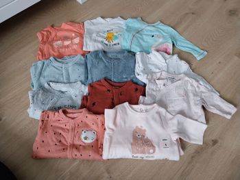 Lot vêtements 1-2 mois (+50 articles)