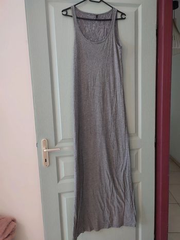 Robe longue tube élastique grise avec dos dentelle