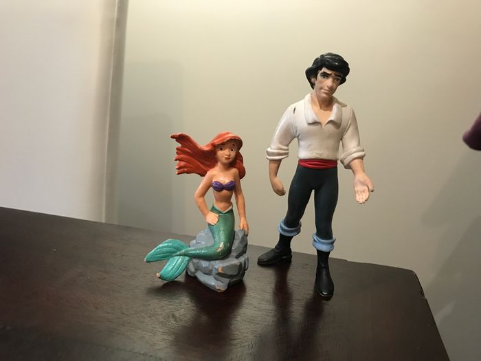 Figurine prince Éric et ariel la petite sirène disney