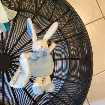Lapin bleu doudou de secours
