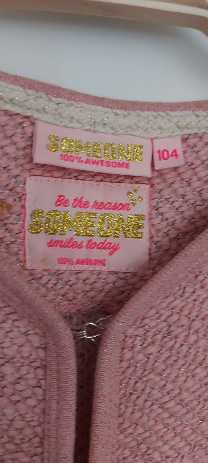 Gilet Someone taille 104 neuf - photo numéro 2