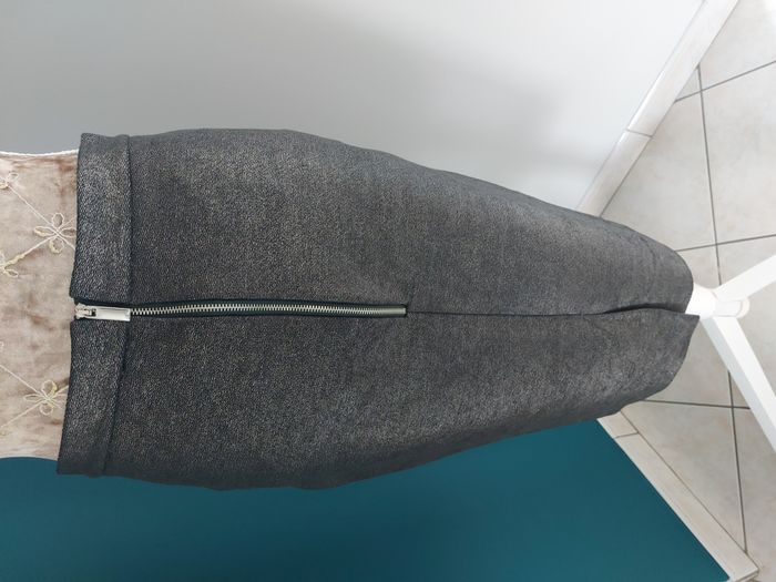 Jupe crayon Zara Trafaluc gris brillant taille M - photo numéro 3