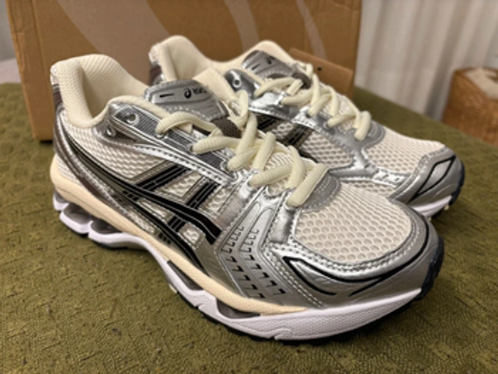 Asics Kayano 14 Taille 38 - photo numéro 3