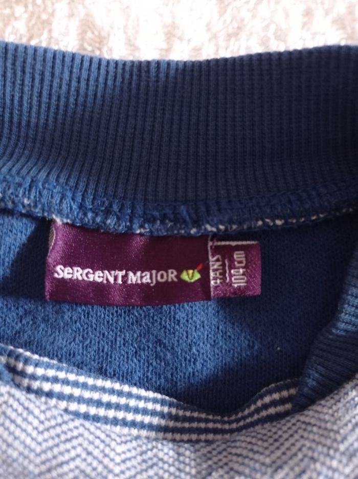 Jolie suite pour garçon avec deux poches magnifique petit pull manches longues avec inscription devant et sur les manches Marc sergent major taille 4 ans 104 cm voir photos - photo numéro 6