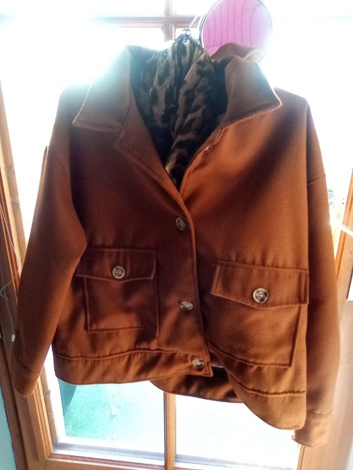 Manteau  sympa court taille 48 - photo numéro 2