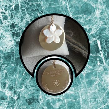 Collier à offrir à sa fille fleur de nacre
