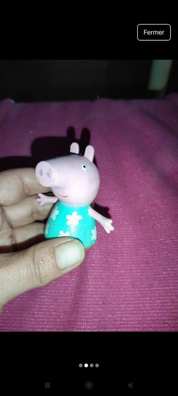 Figurine Peppa pig 
J56