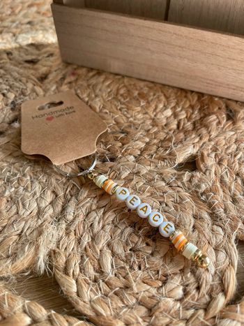 Porte clé perles lettres