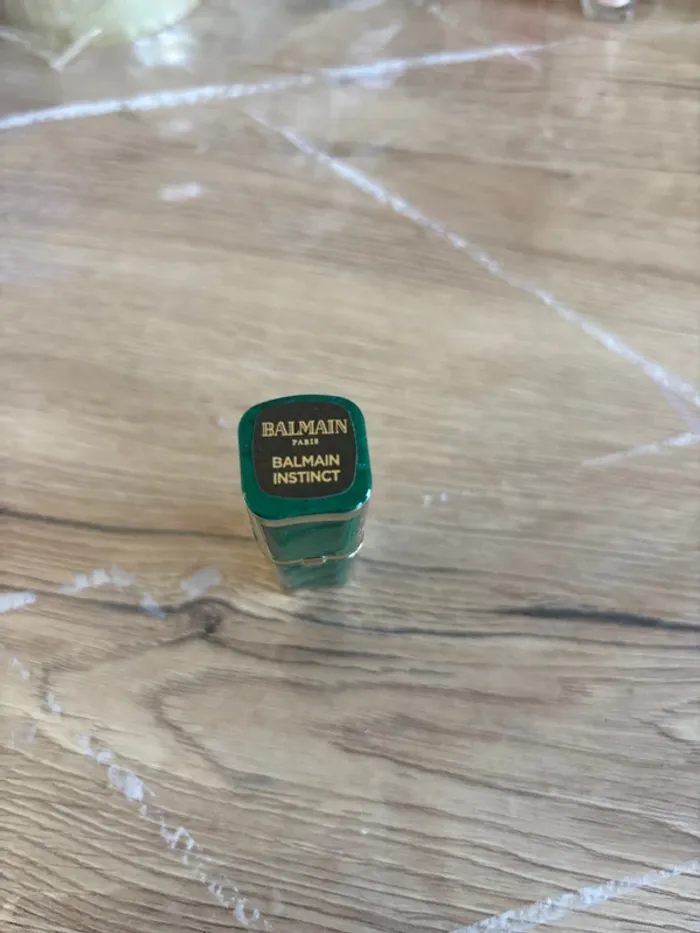 Rouge à lèvres marron L’Oréal Paris n°185 - photo numéro 3