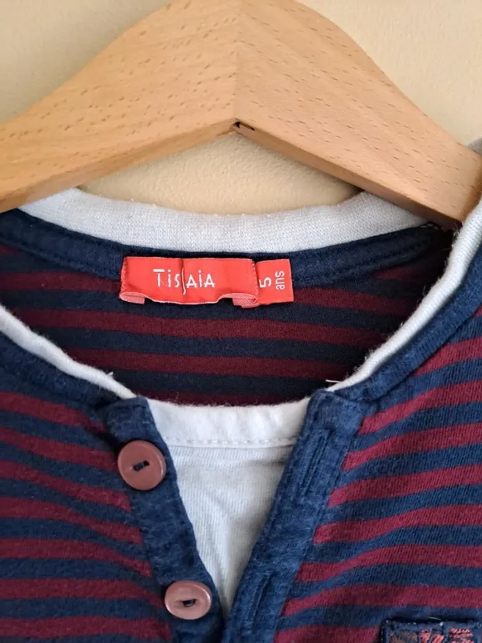 T-shirt garçon ML 5 ans comme neuf bordeaux tissaia - photo numéro 3
