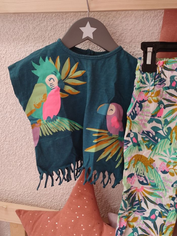 Ensemble Tee shirt + pantalon - Motif Perroquet - 24 mois - Proche du neuf - Gémo - photo numéro 2