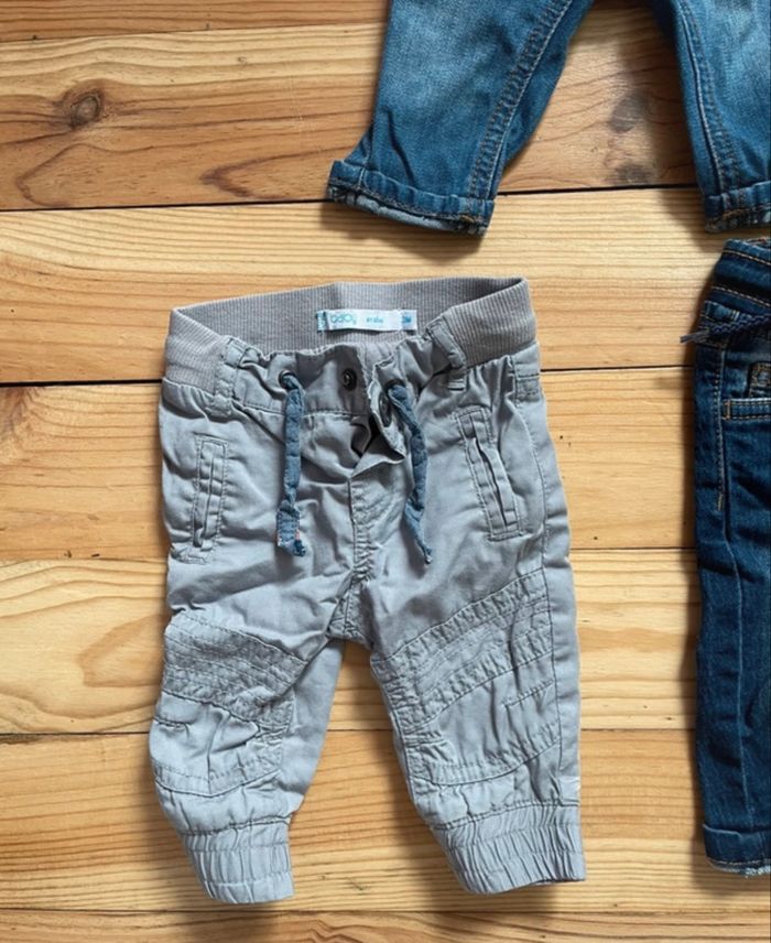 4 pantalons - photo numéro 4