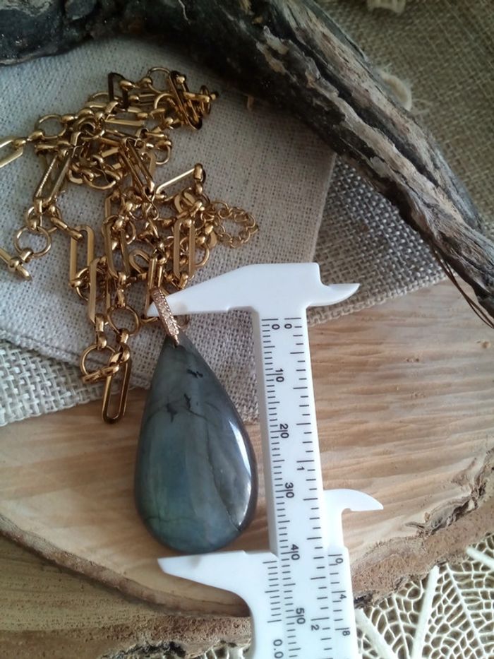 Collier pierre de labradorite bleuté forme goutte - photo numéro 3