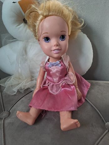 Jolie poupée princesse Aurore Disney