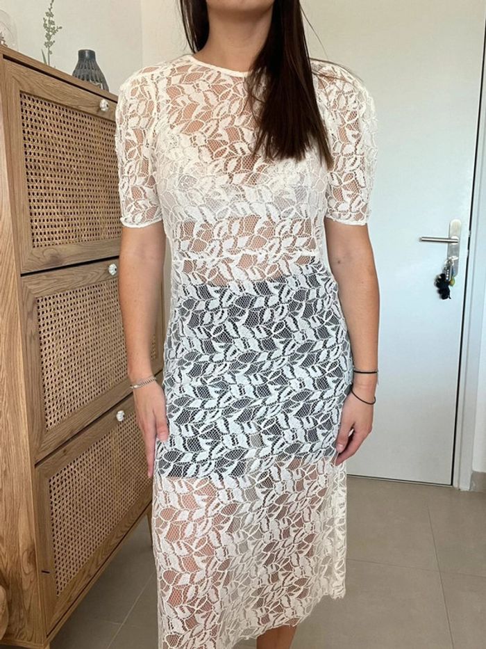 Robe midi en dentelle blanche/crème Zara